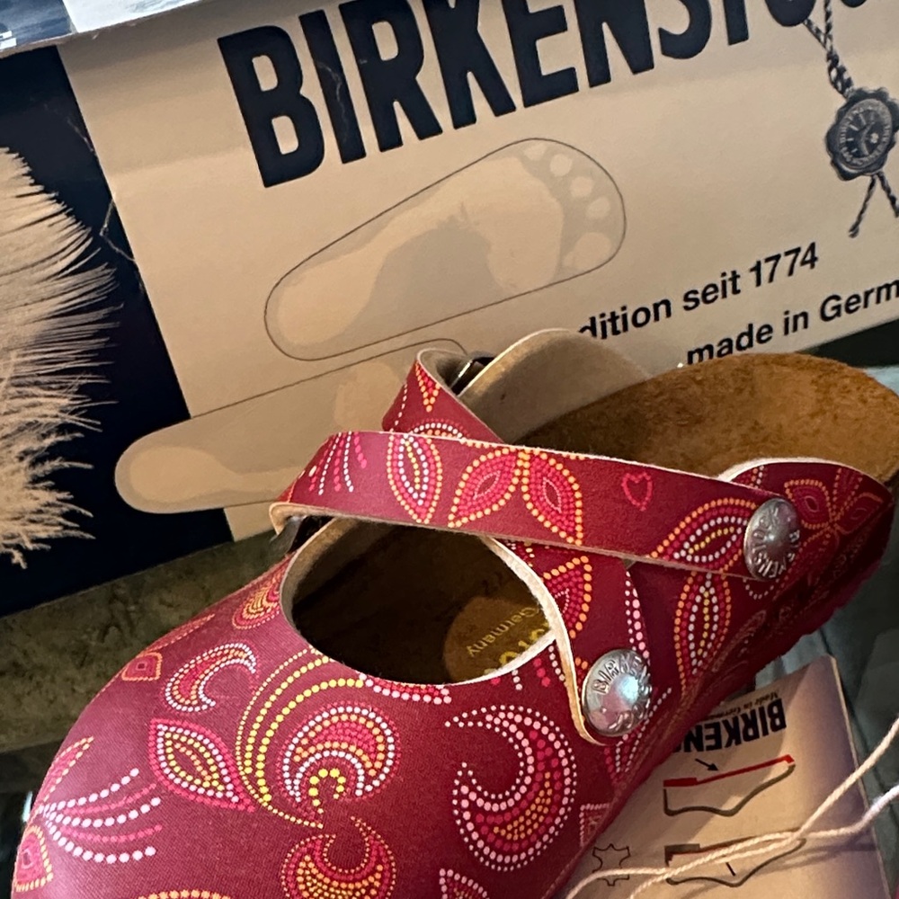 New in Box Birkenstock Dorian Kids Red Paisley Sandals sz 10-10 1/2 ( 28 ) - Picture 9 of 10